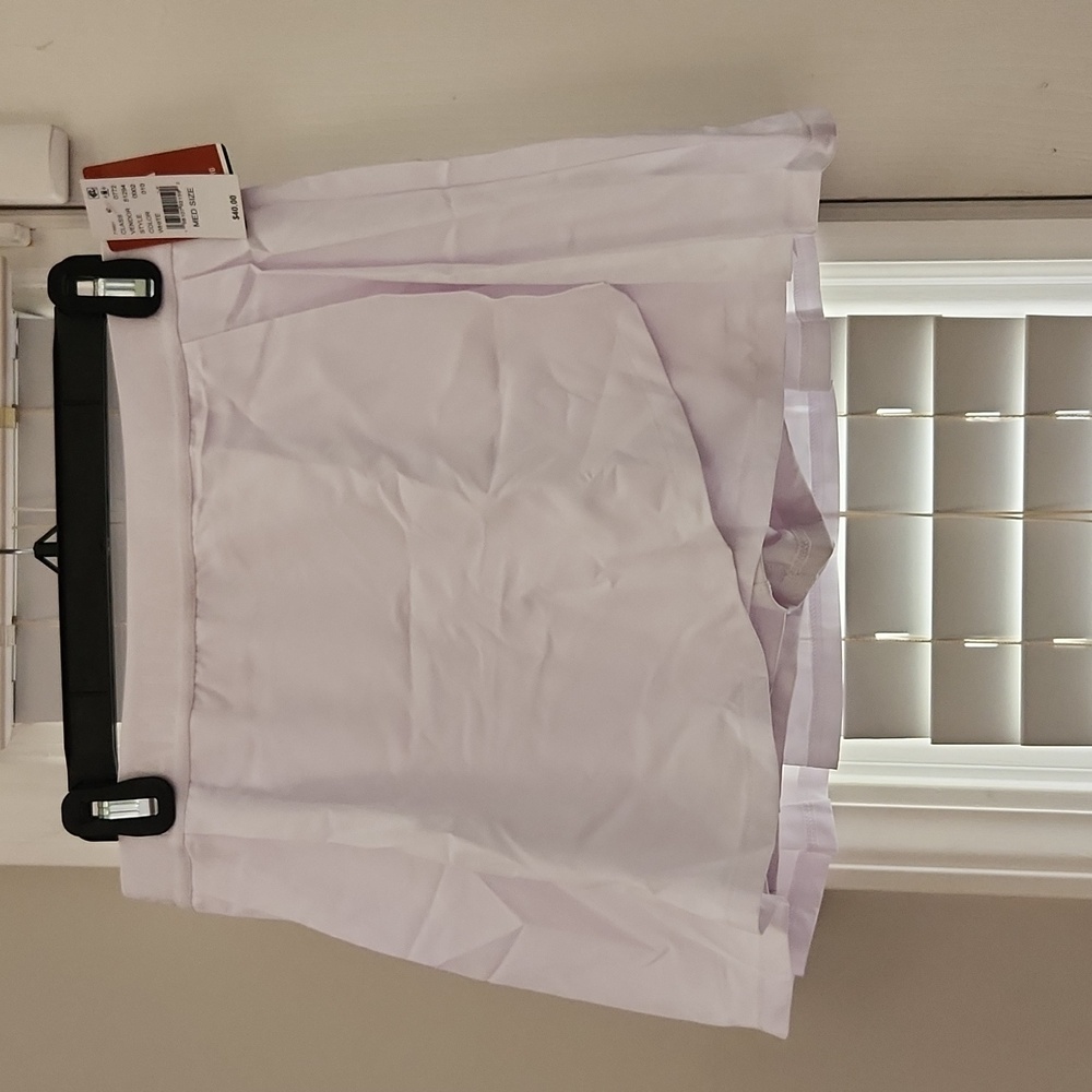 BRAND NEW WOMANS SKORT